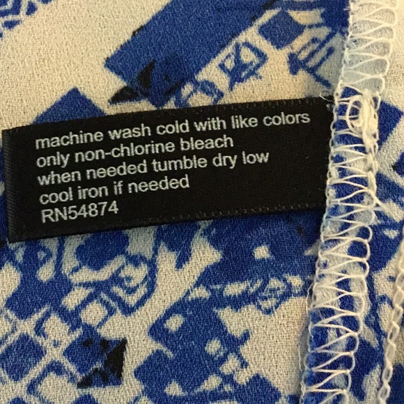 The Limited Blue and White Flowy Pull-Over Top - Picture 7 of 8